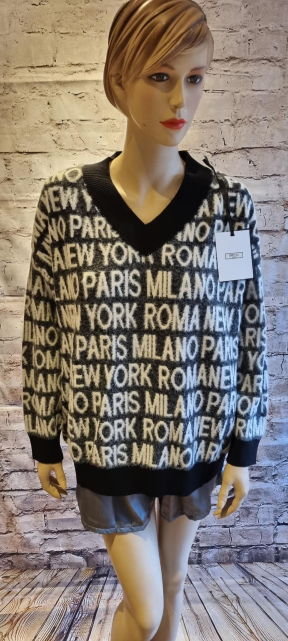 Sweater with city print